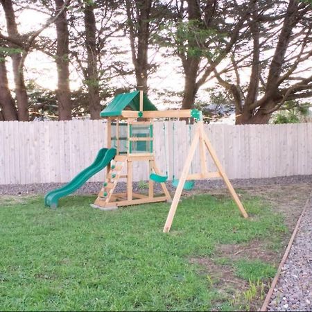 Private Home - Playground, Jumping Mat, Bbq, Darts, Firepit, Gazebo, 4 Smart Tvs, White Cotton Bedding, - The Redwood Cul-De Sac Beach Retreat Crescent City Ngoại thất bức ảnh