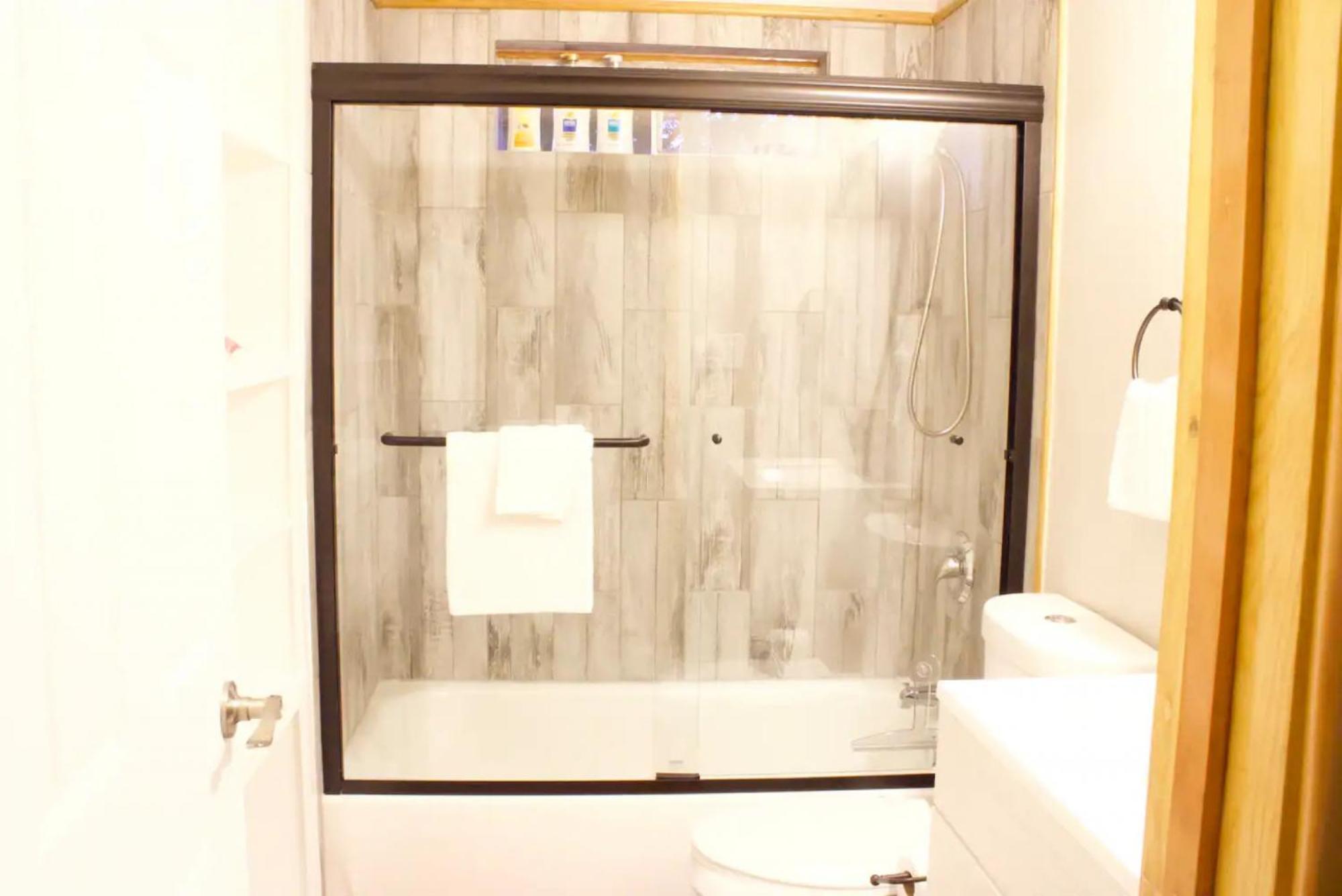 Private Home - Playground, Jumping Mat, Bbq, Darts, Firepit, Gazebo, 4 Smart Tvs, White Cotton Bedding, - The Redwood Cul-De Sac Beach Retreat Crescent City Ngoại thất bức ảnh