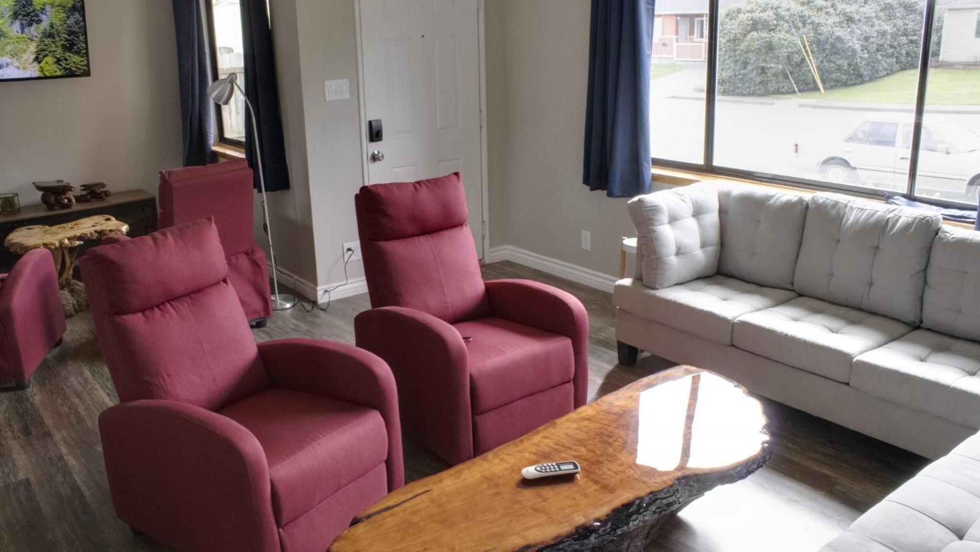 Private Home - Playground, Jumping Mat, Bbq, Darts, Firepit, Gazebo, 4 Smart Tvs, White Cotton Bedding, - The Redwood Cul-De Sac Beach Retreat Crescent City Ngoại thất bức ảnh